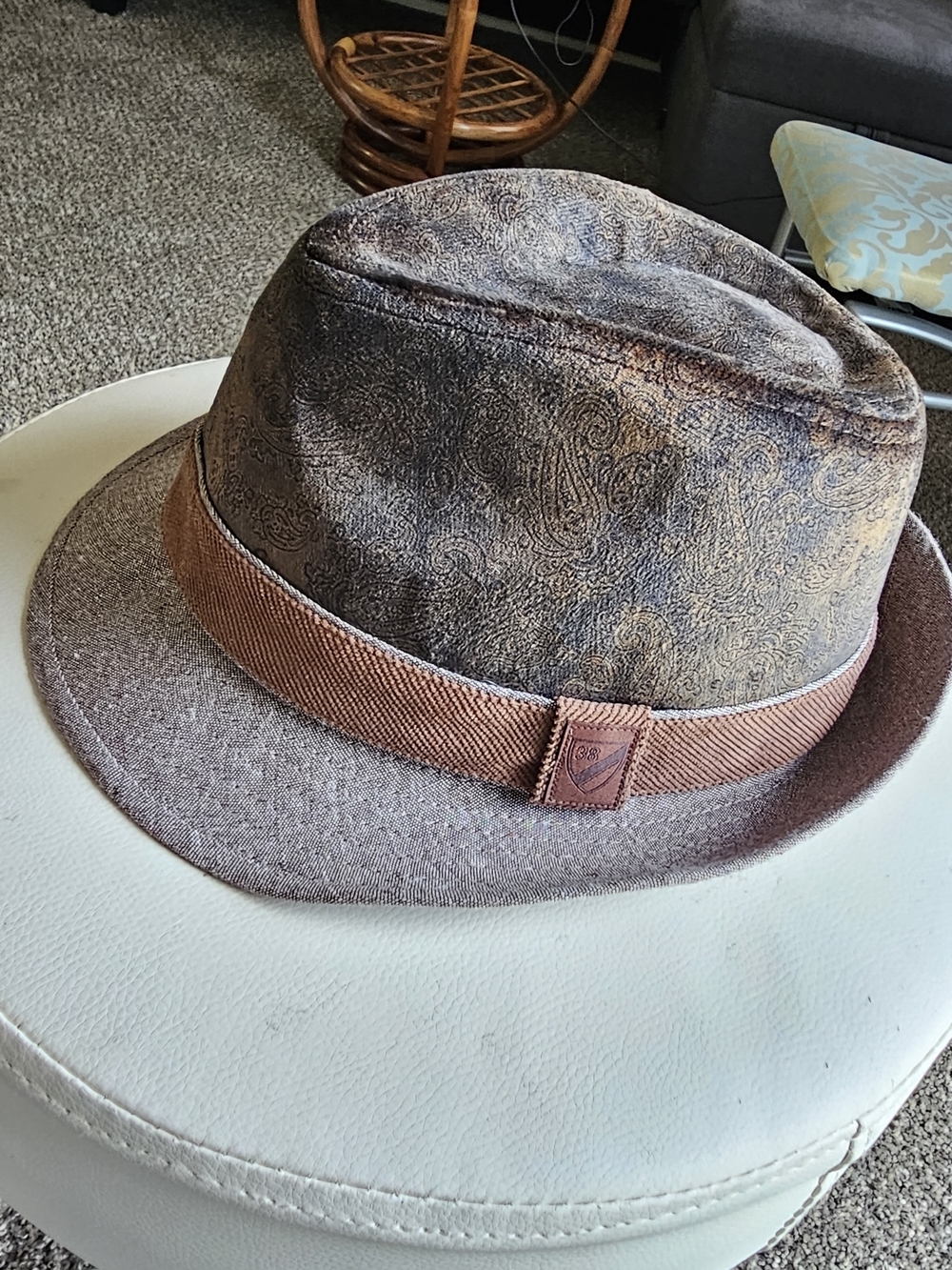 Cremieux Collection charcoal hat is size S/M